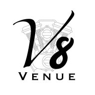 V8 Venue Logo mit Kolben im Hintergrund